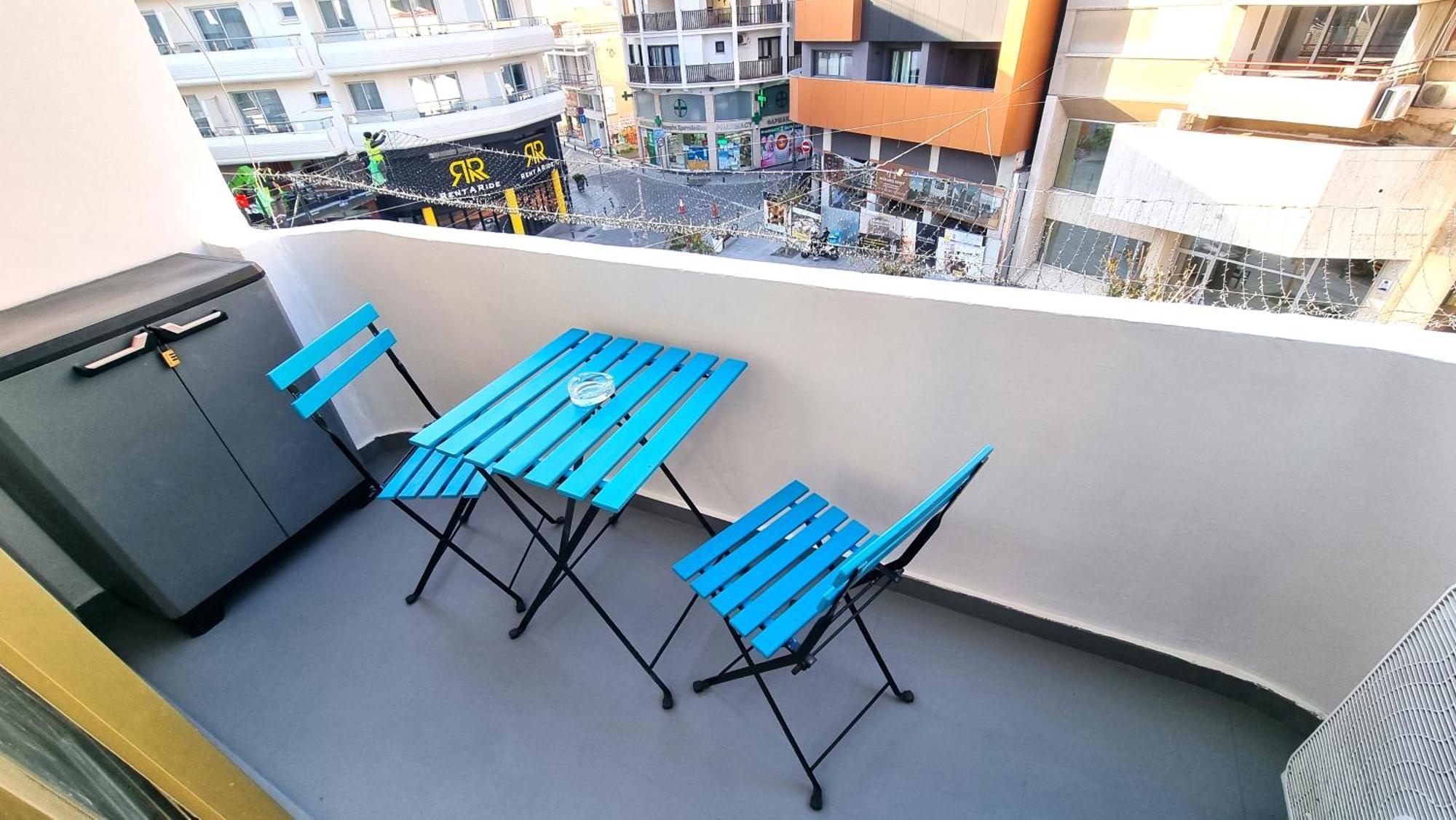 1A Beach & Business Apartment In The City Center! Larnaca Exterior photo